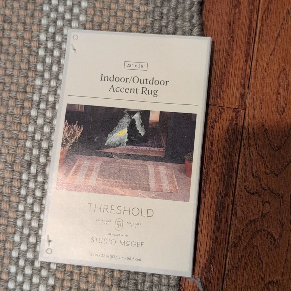 Threshold Indoor/Outdoor Accent Rug Plaid Tan and Greyish Green NWT
